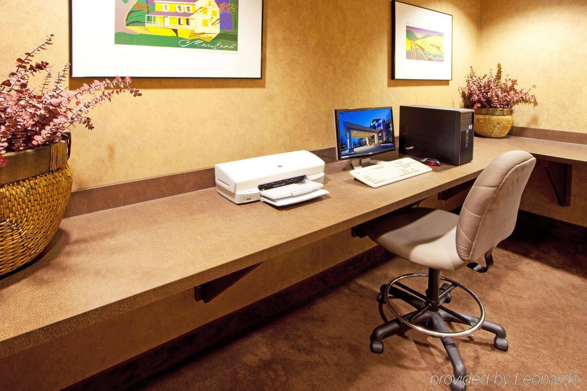 Holiday Inn Express Hotel & Suites Hagerstown By Ihg Eksteriør billede